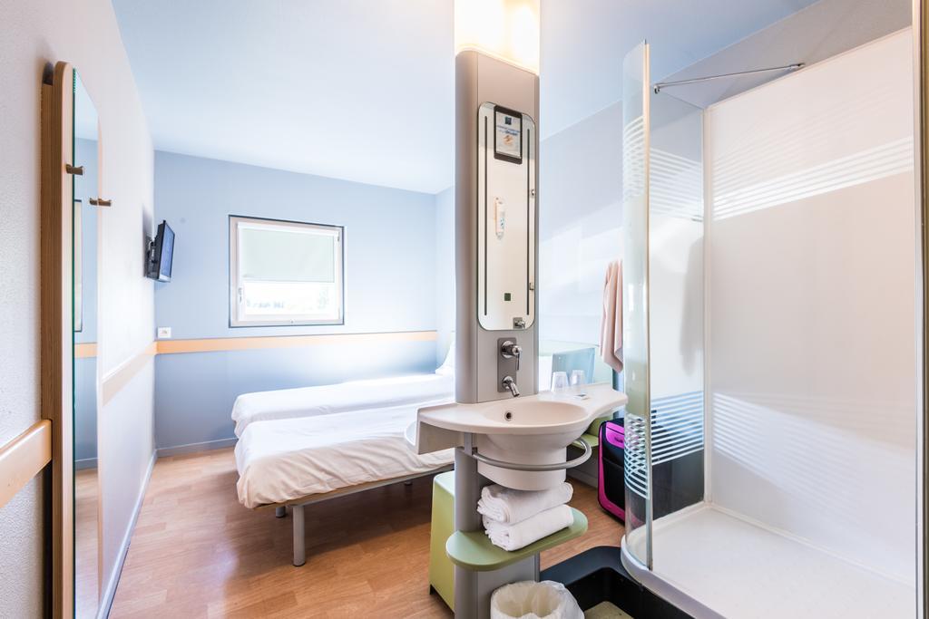 Ibis Budget Amberieu En Bugey/Chateau Gaillard A42 Экстерьер фото